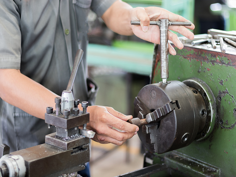 Lathe operator and welder course in San Rafael with job opportunities