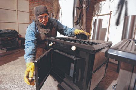 La familia pudo más, y el soldador viajero volvió a Roca